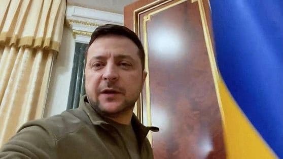 Ukrainian President Zelensky and Russian President Putin in discussion.