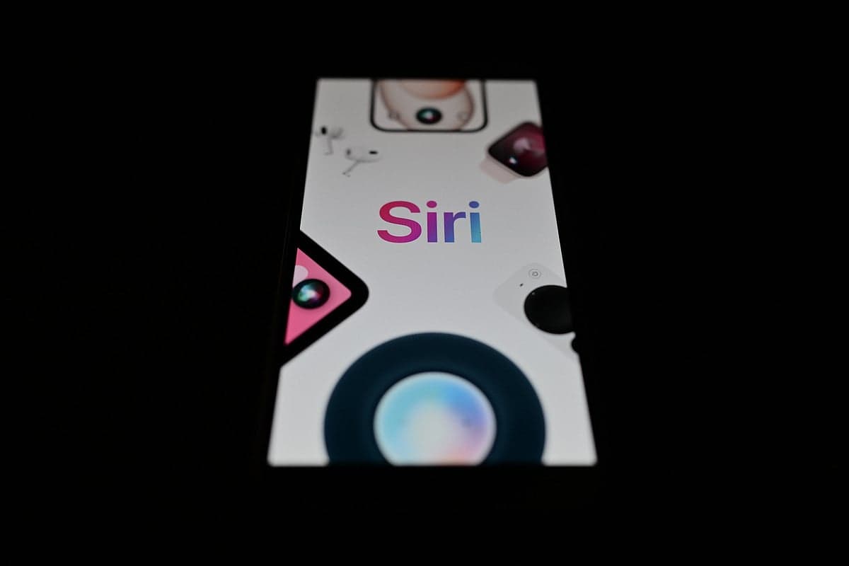 Apple Siri AI upgrade announcement with privacy implications