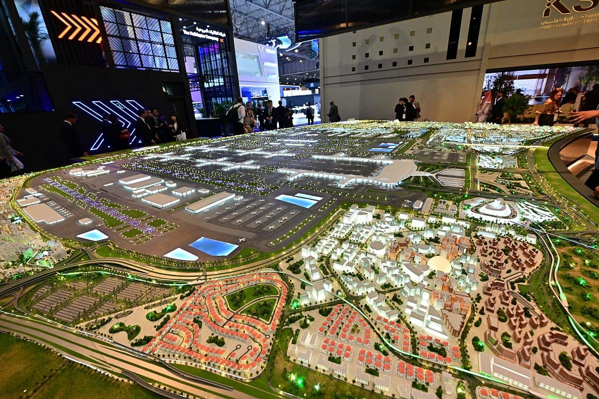 Construction progress of Dubai's Al Maktoum International Airport