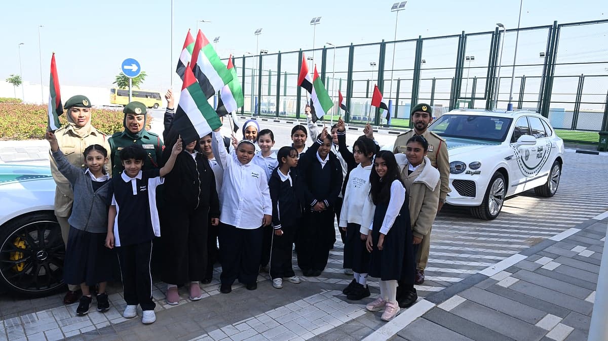 Dubai Police Distribute UAE Flags to Students on Resumption of In-Person Classes