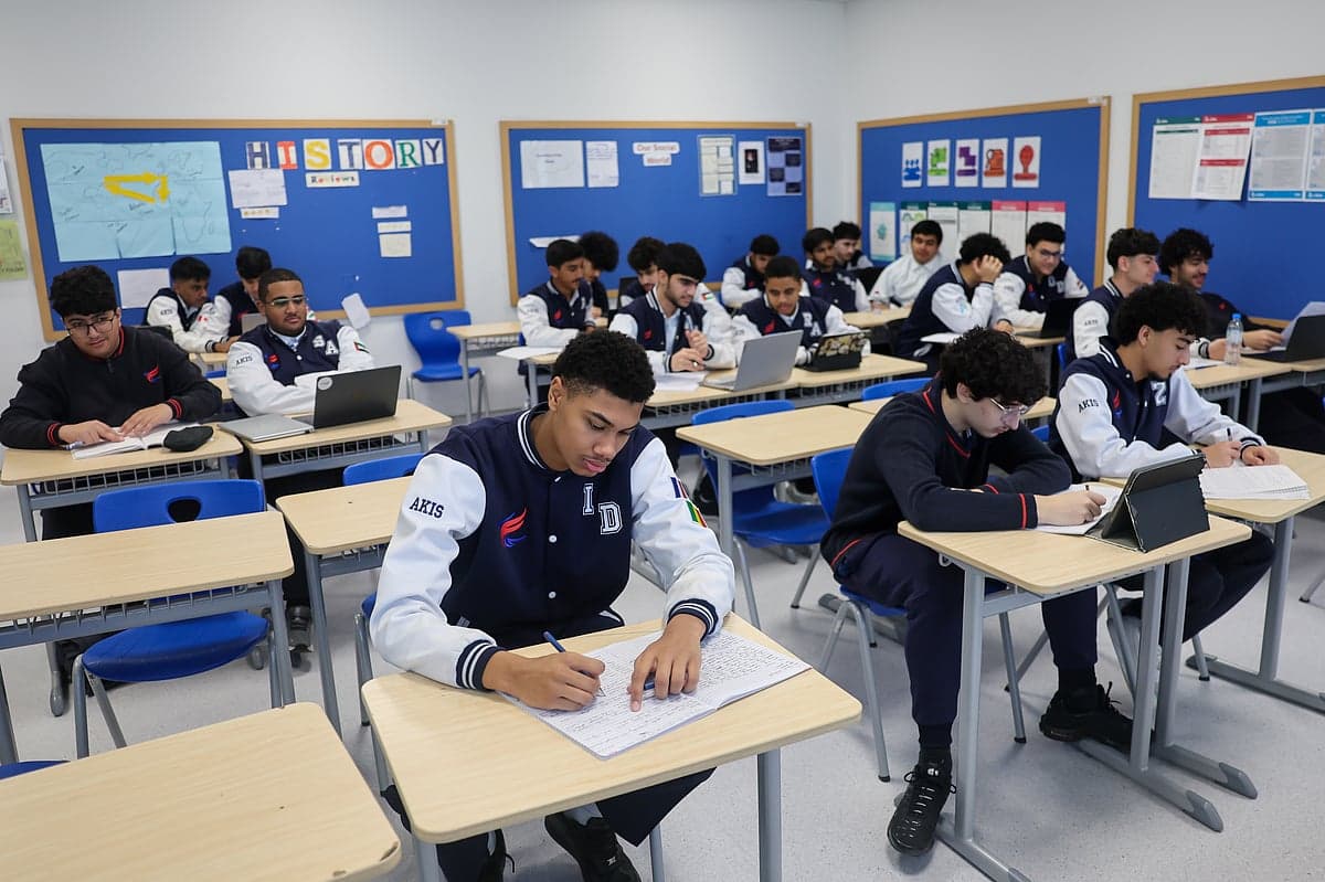 KHDA Confirms No Tuition Fee Reductions for Distance Learning in Dubai Private Schools