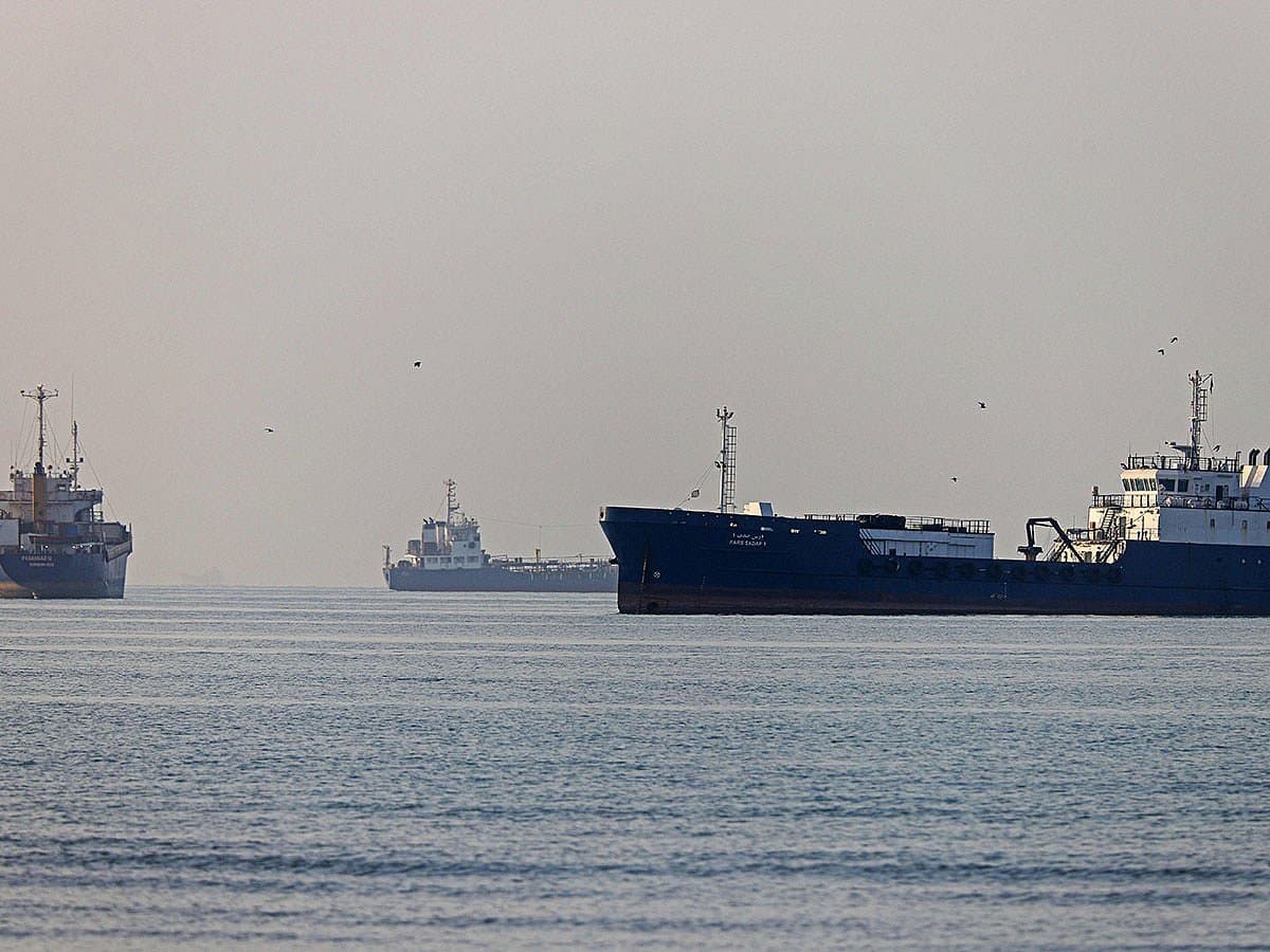 US and Iran escalate military tensions amid fragile ceasefire
