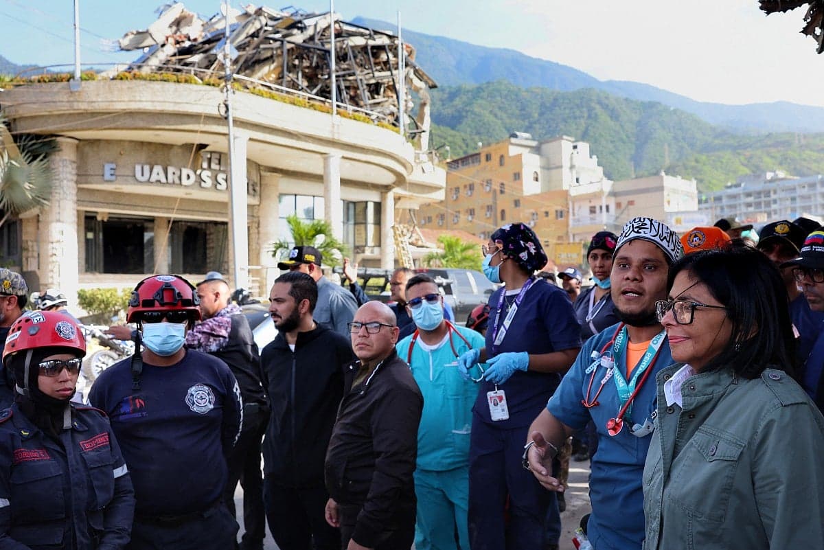 Venezuela experiences catastrophic earthquakes resulting in over 900 fatalities