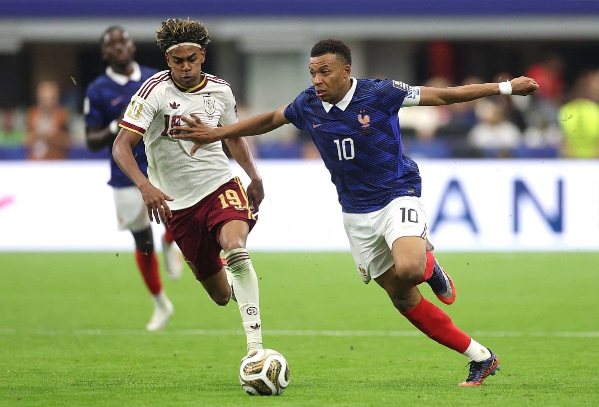 Kylian Mbappé and Lionel Messi competing for the Golden Boot at the World Cup.