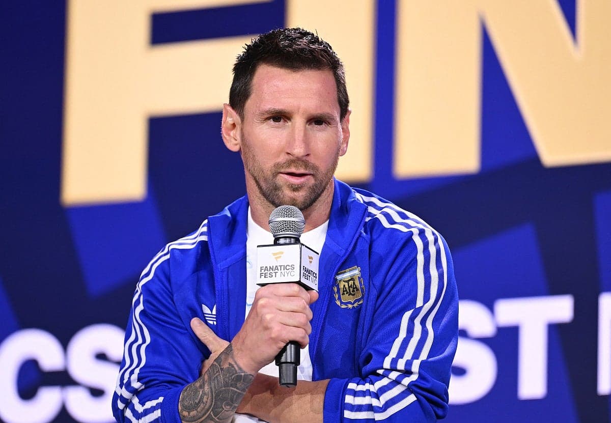 Lionel Messi preparing for the World Cup final with Argentina