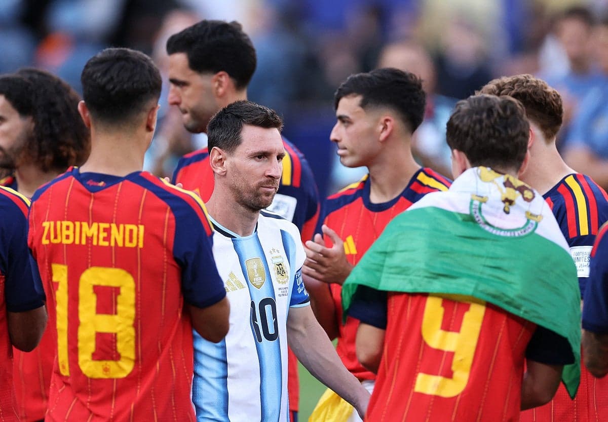 Emotional farewell of Lionel Messi from the World Cup with fans expressing their sorrow.