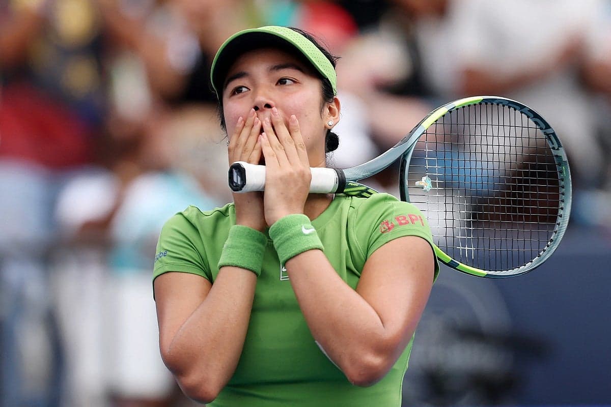 Alexandra Eala celebrating her victory over Naomi Osaka at the Washington Open.