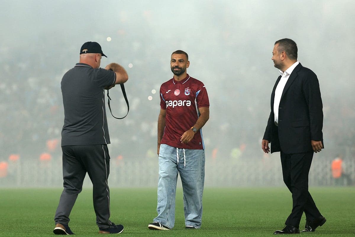 Mohamed Salah greeted by fans in Trabzon, Turkey