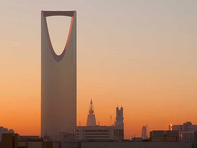Saudi Arabia raises Saudization rate to 60% for marketing and sales roles