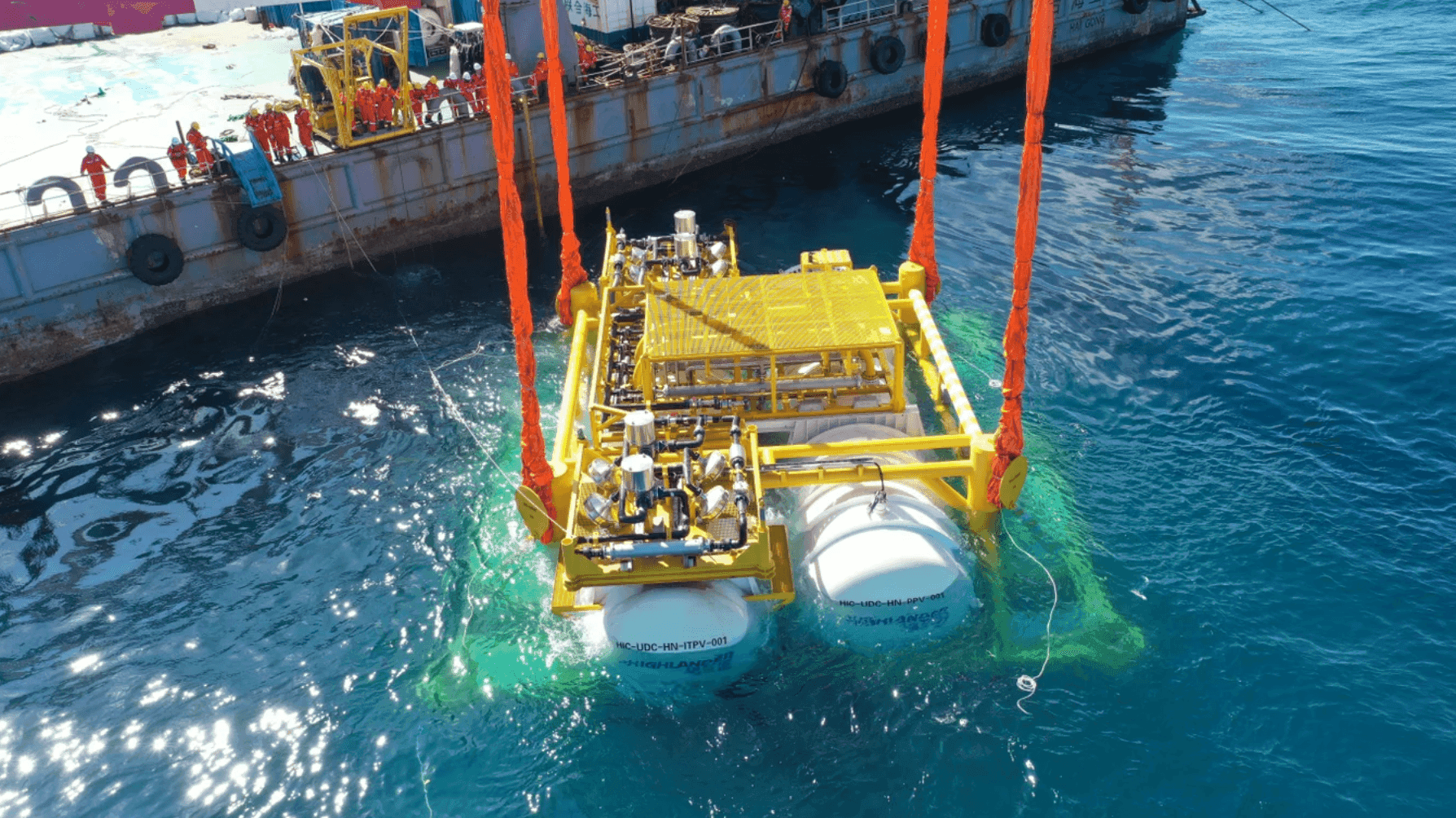 Wind-powered underwater datacentre off the coast of Shanghai