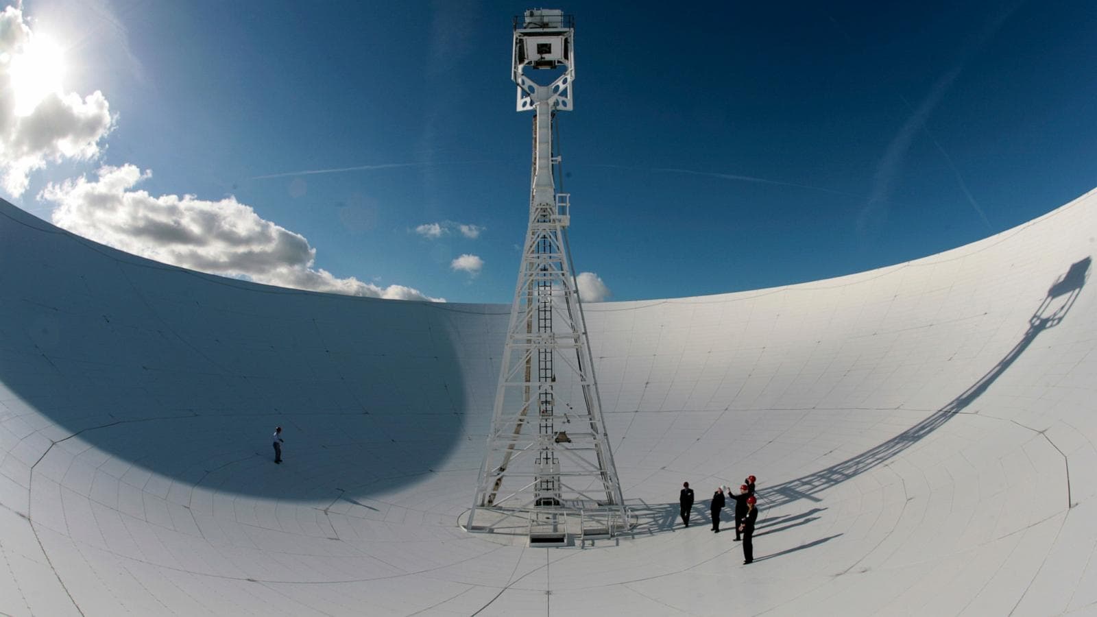Lovell radio telescope at Jodrell Bank Observatory under threat from funding cuts
