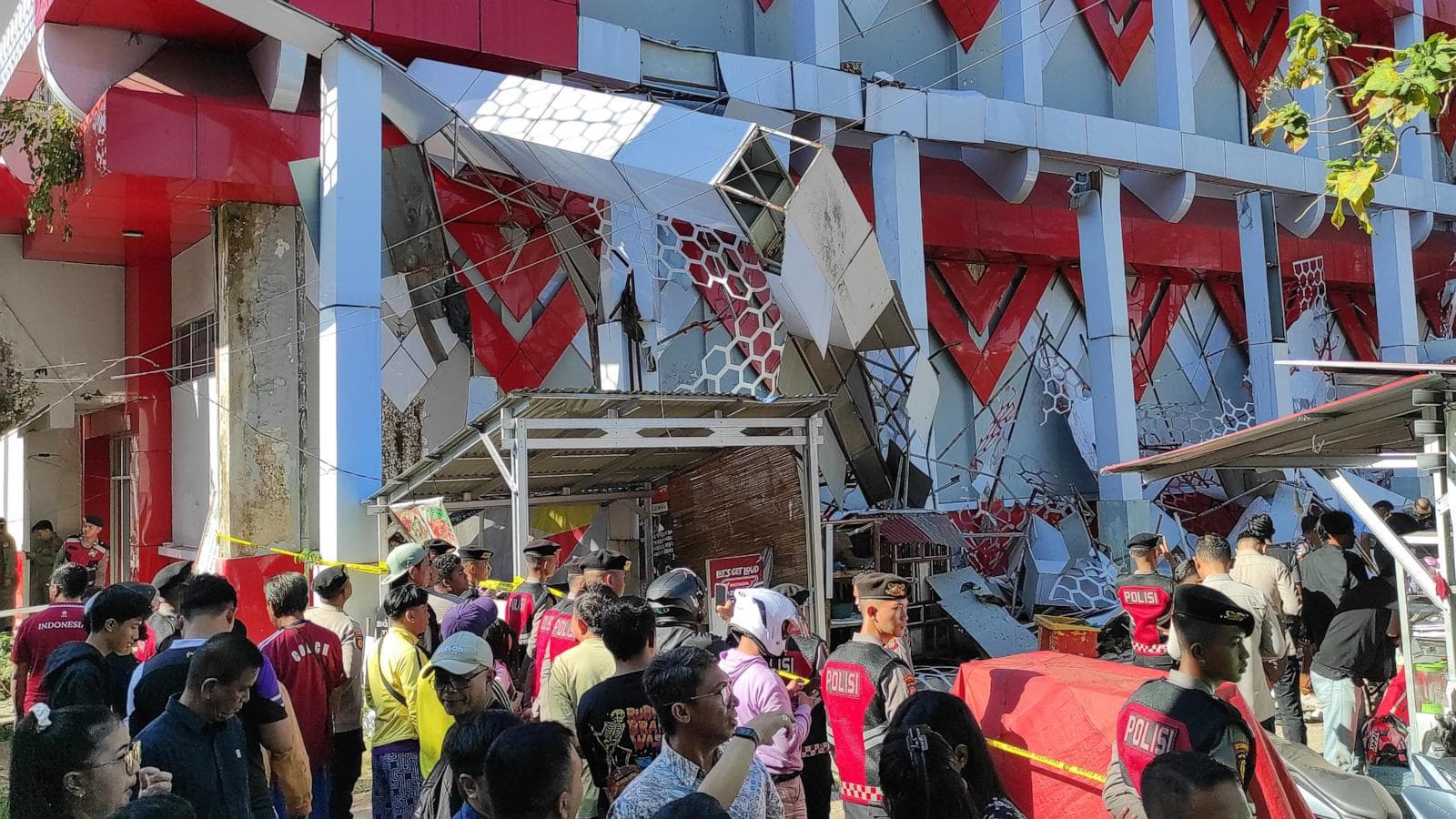 7.4-Magnitude Earthquake Strikes North Maluku Indonesia Causing Structural Damage and One Fatality