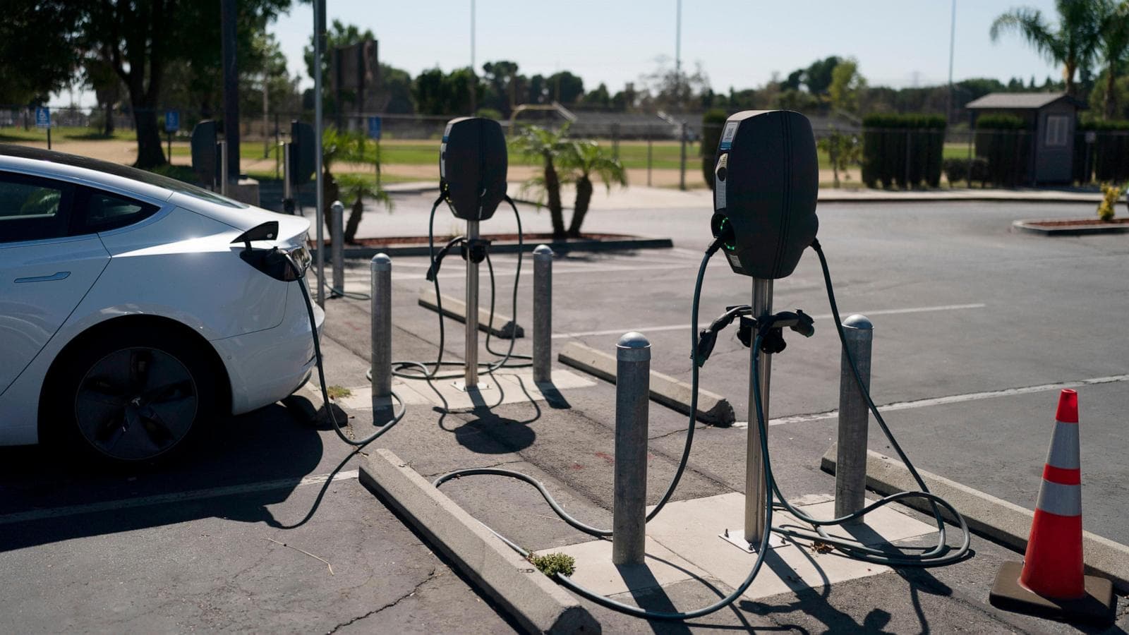 US Department of Transportation Sues California Over Zero-Emission Vehicle and Emissions Standards