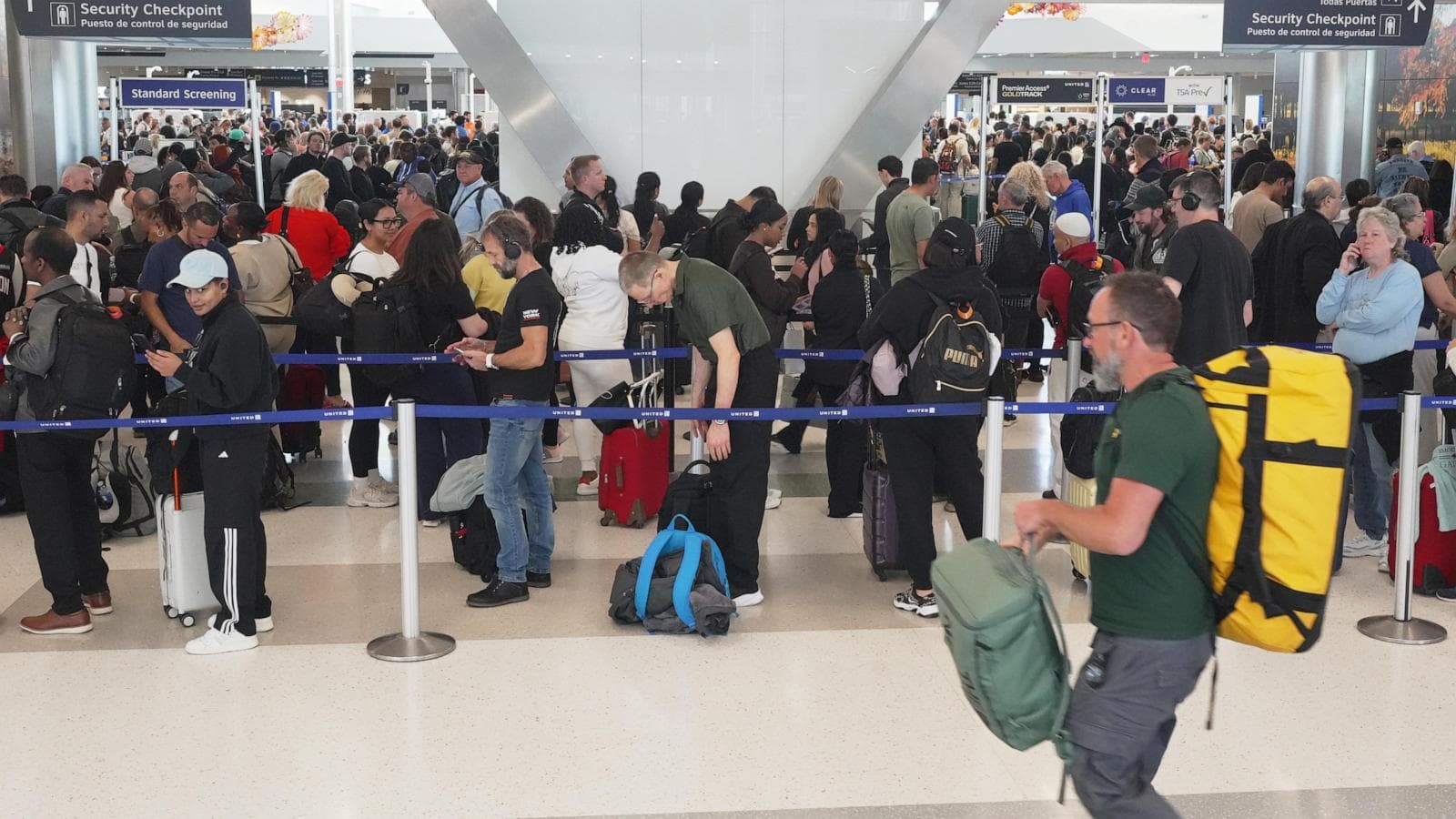 TSA Staffing Shortages Lead to Airport Security Delays Amid U.S. Government Shutdown