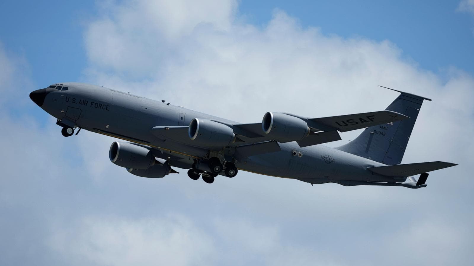U.S. Air Force KC-135 Stratotanker crashes in Iraq during Operation Epic Fury
