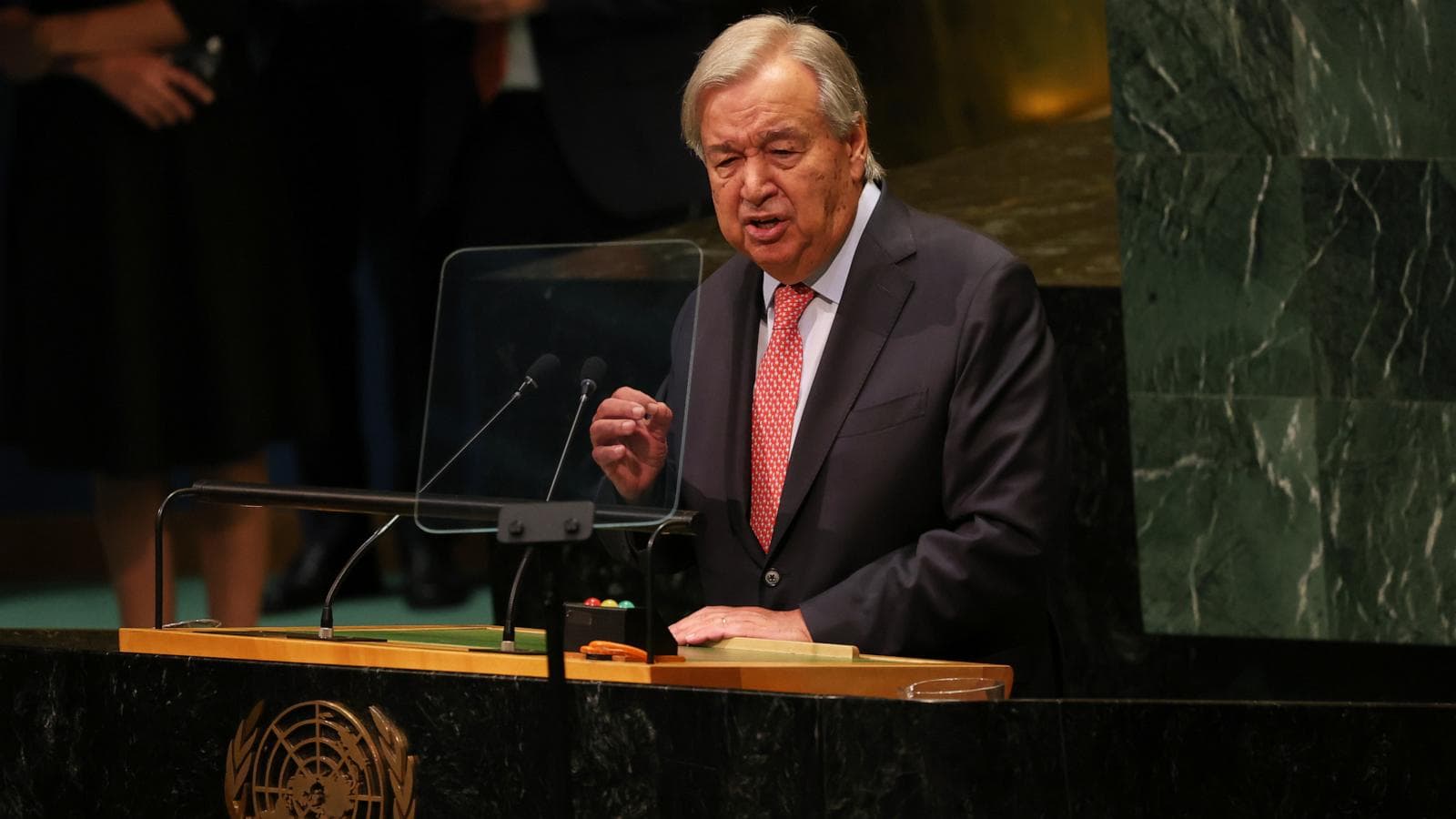 A visual representation of Guterres' farewell address emphasizing global cooperation against climate change and AI challenges.