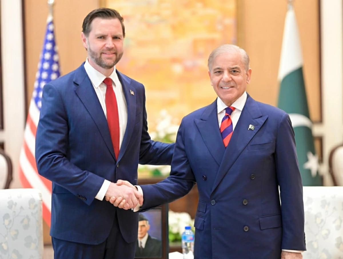 US and Iranian Officials Engage in Diplomatic Talks with Pakistan Ahead of Middle East Peace Negotiations