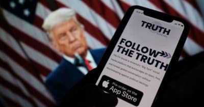 Graph showing Trump Media's financial losses and sales growth in Q1 2026.