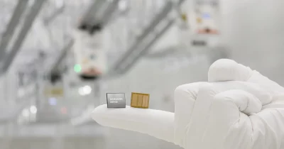 Samsung Electronics HBM4E memory chip samples for AI applications