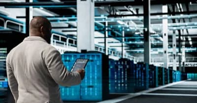 Switch negotiating funding for data center expansion