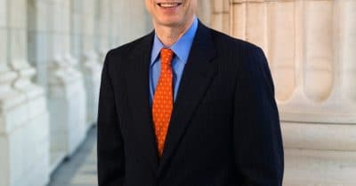 Senator Ron Wyden Advocates for Developer Protections in CLARITY Act Negotiations