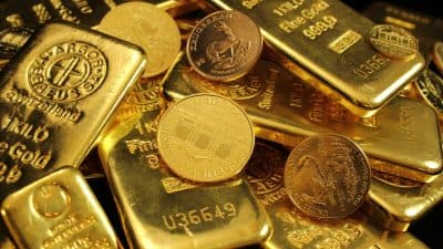 A chart depicting gold price stabilization near $4,400 amid geopolitical tensions and dollar fluctuations.