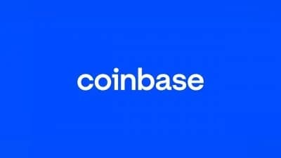 Infographic showing Coinbase's integration with Deribit and its impact on US crypto derivatives access.
