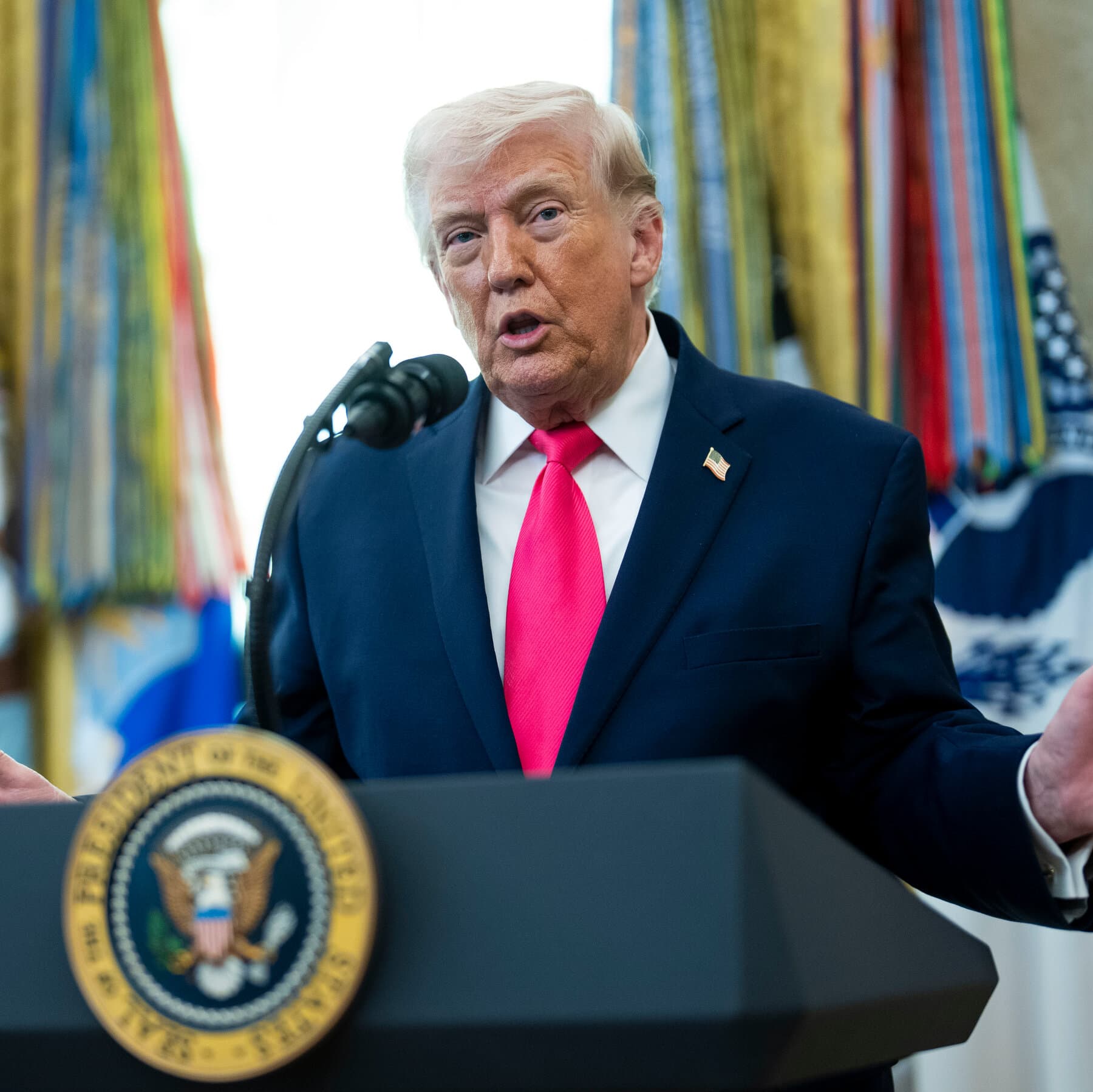 Oil Prices Drop Following Trump's Indication of Negotiations with Iran