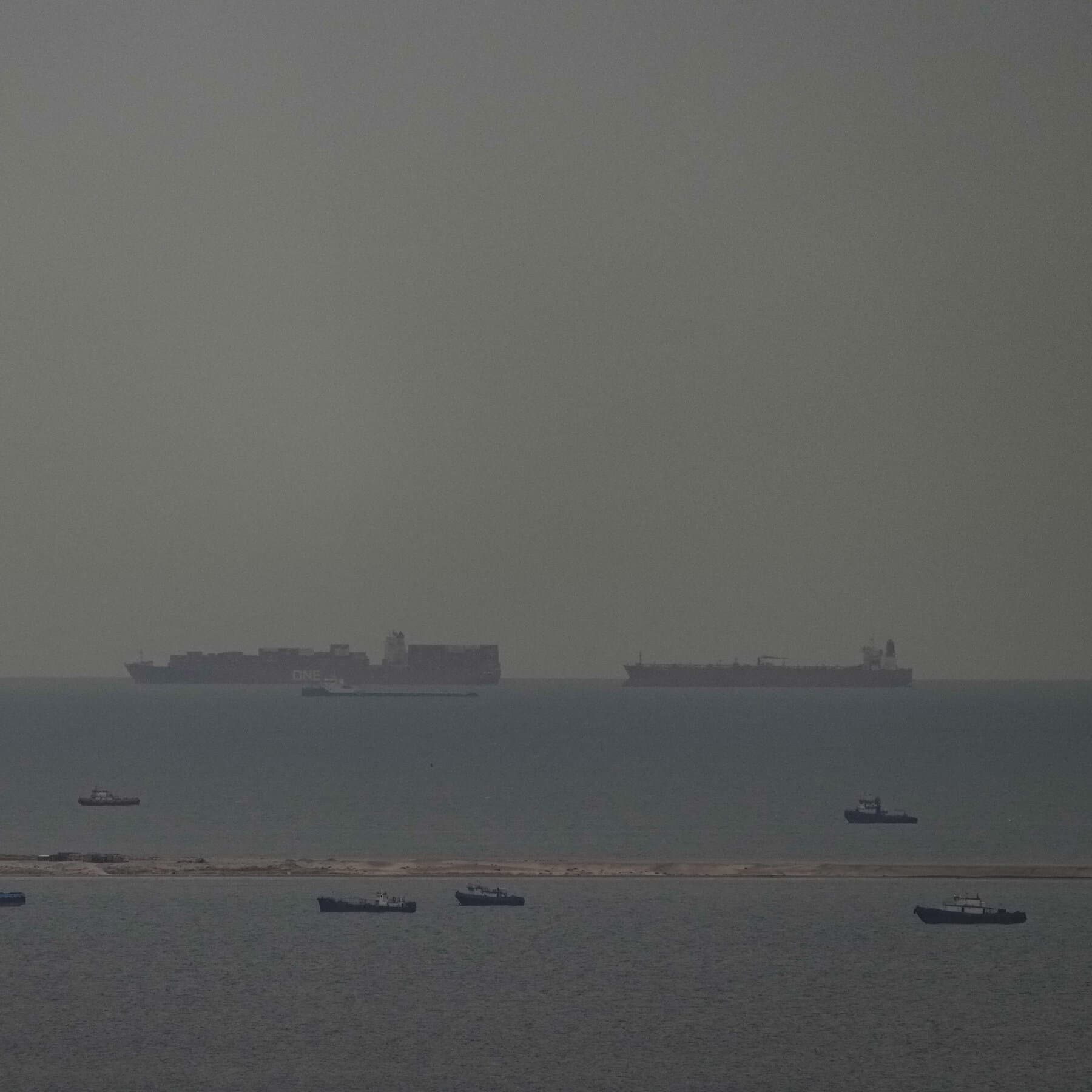 Iran's Parliament Debates Legislation for Tolls on Strait of Hormuz Transit