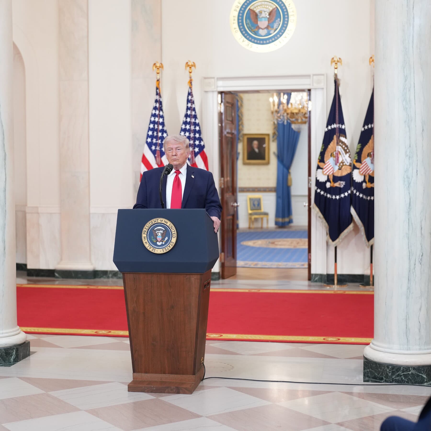 Global Stock Markets Decline Following Trump's Escalation of Iran Conflict