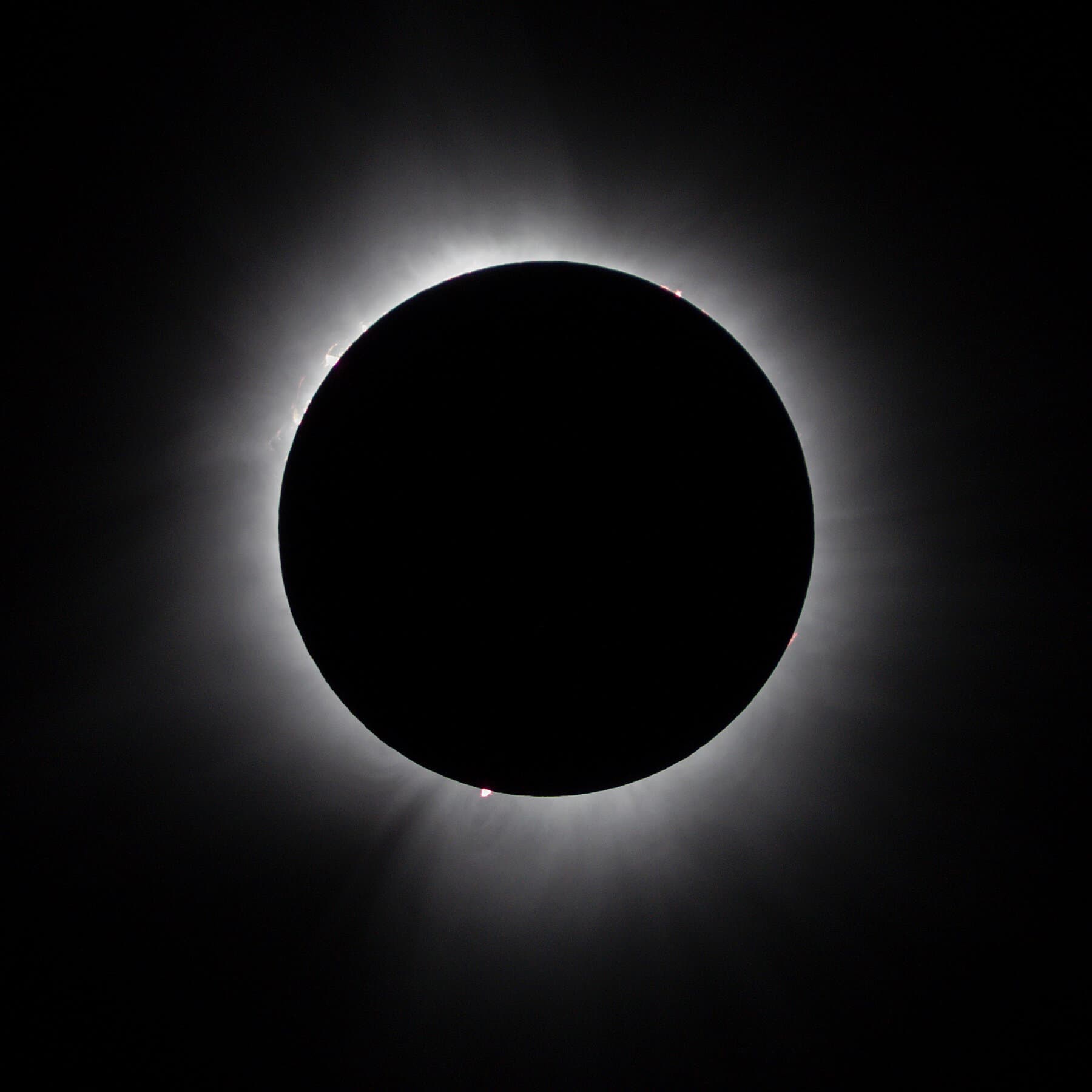 Artemis II Crew Observes Total Solar Eclipse During Lunar Flyby