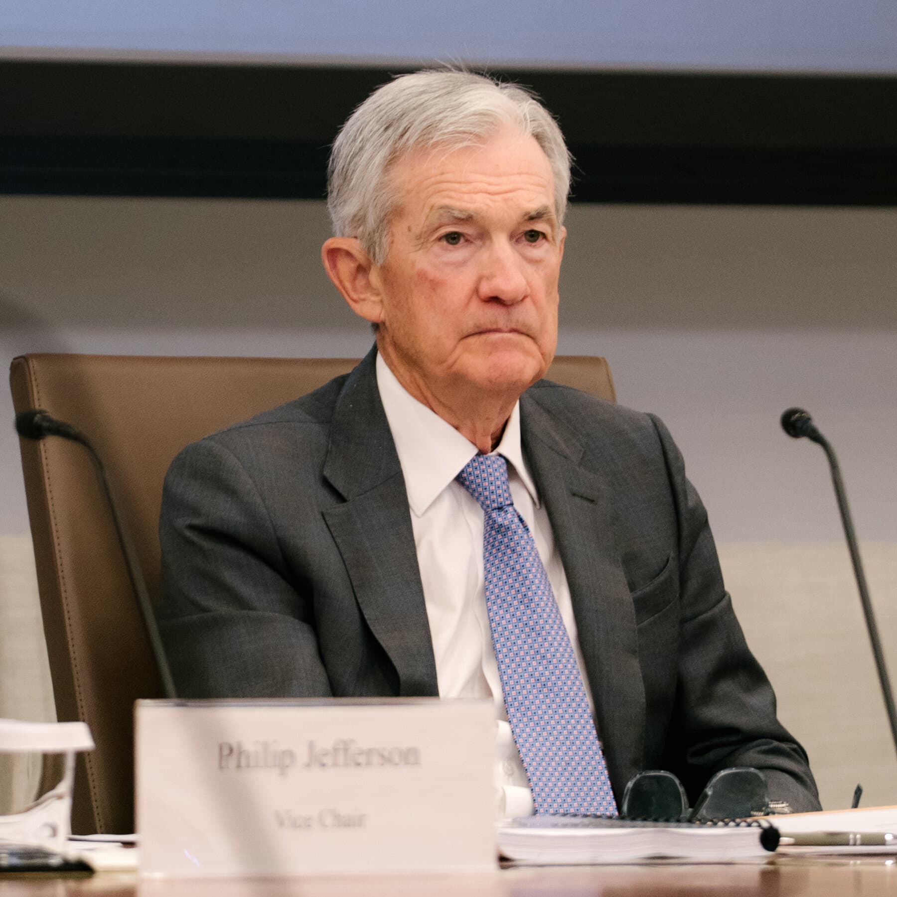Federal Reserve Signals Caution on Rate Cuts Amid Iran War Economic Turmoil