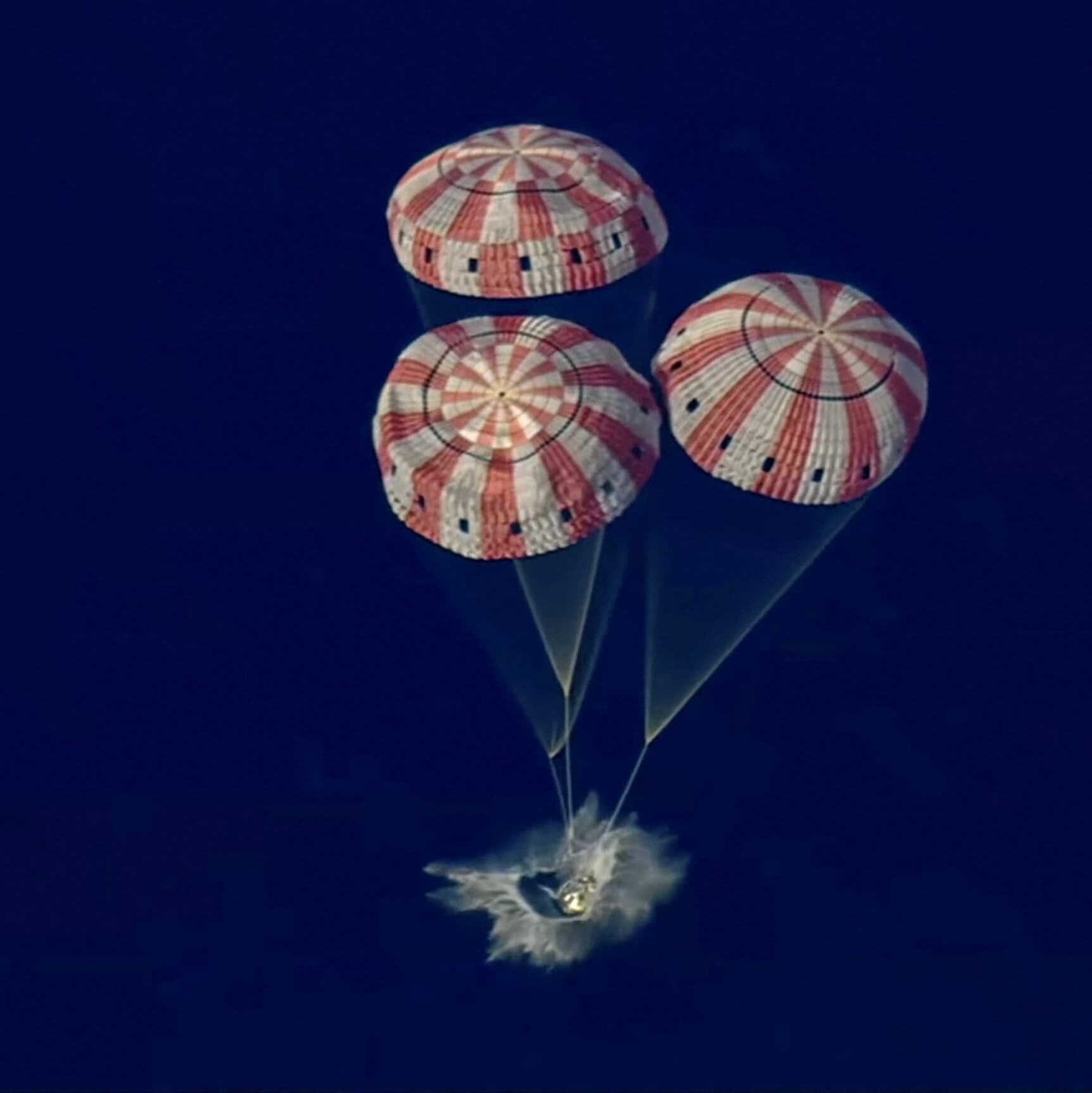 Artemis II Mission Successfully Concludes with Splashdown of Orion Spacecraft