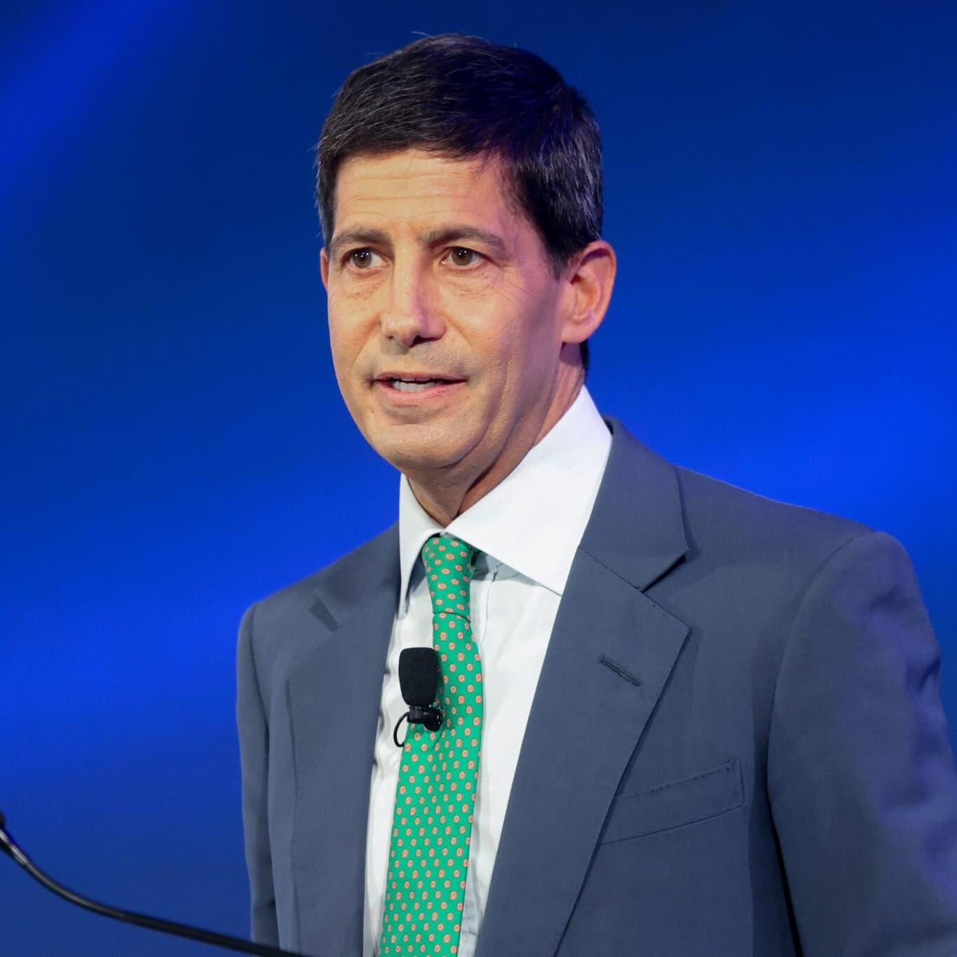 Democrats Request Delay in Warsh's Federal Reserve Chair Confirmation Hearing
