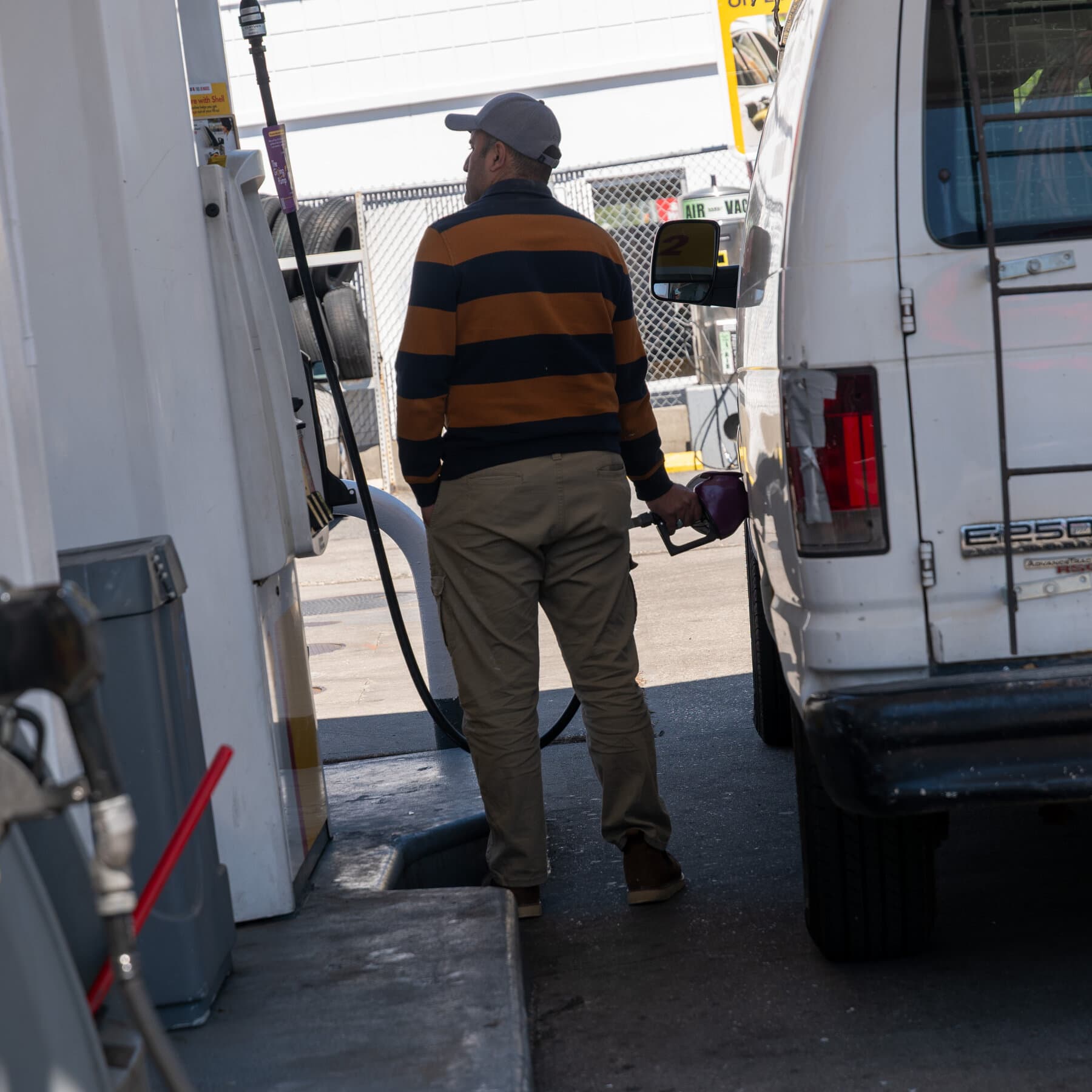 U.S. Gasoline Prices Surge to $4.18 per Gallon Amid Ongoing Iran War