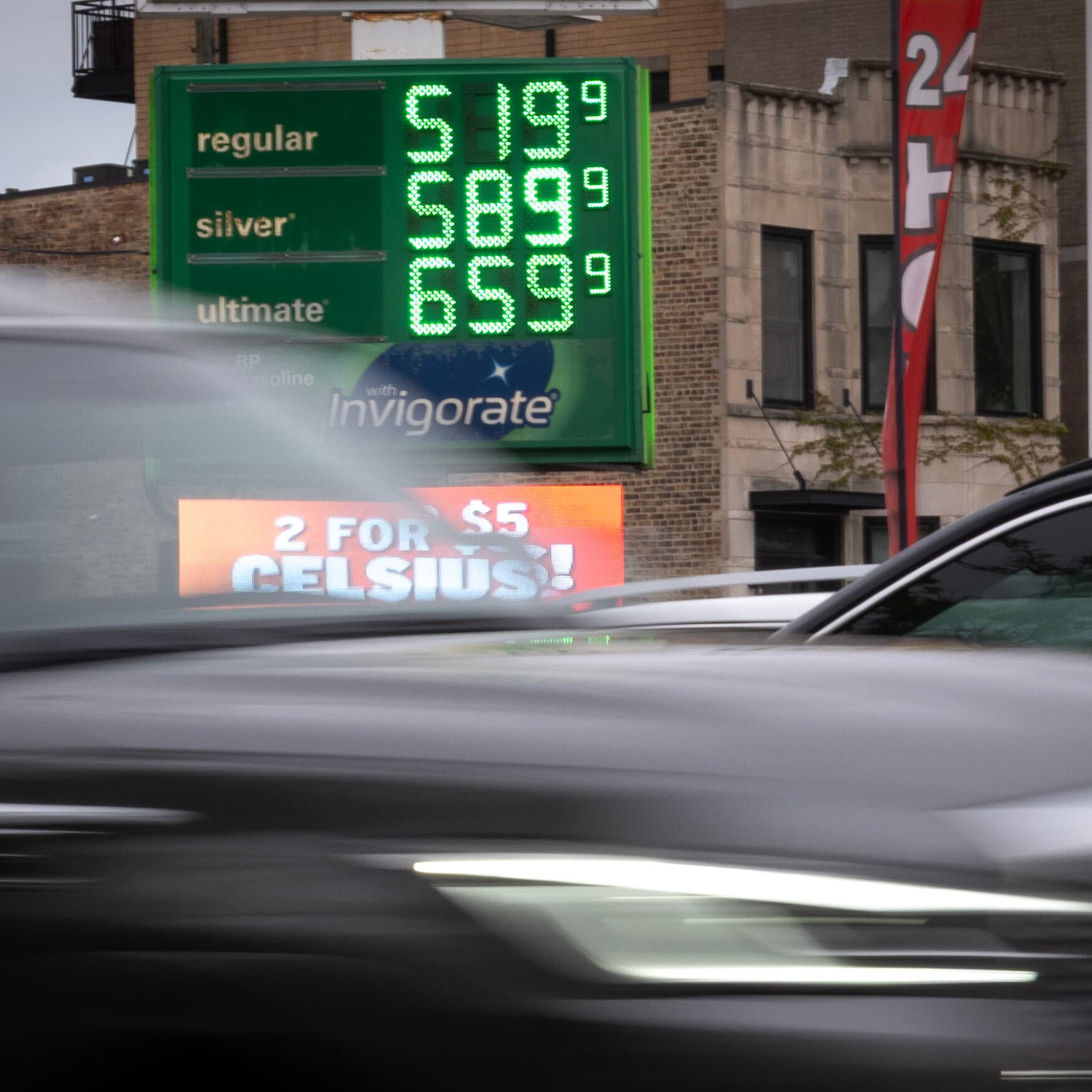Brent Crude Oil Surges to $126 Amid US-Iran Naval Blockade Standoff