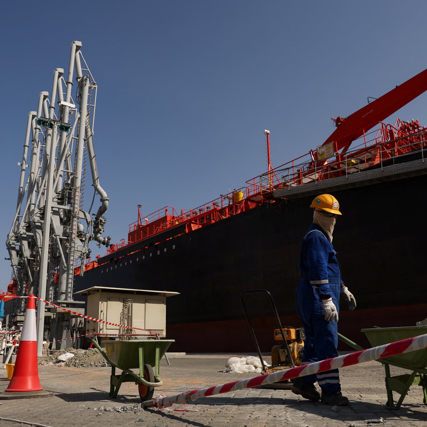 Graph showing the decline in crude oil prices amid U.S.-Iran negotiations