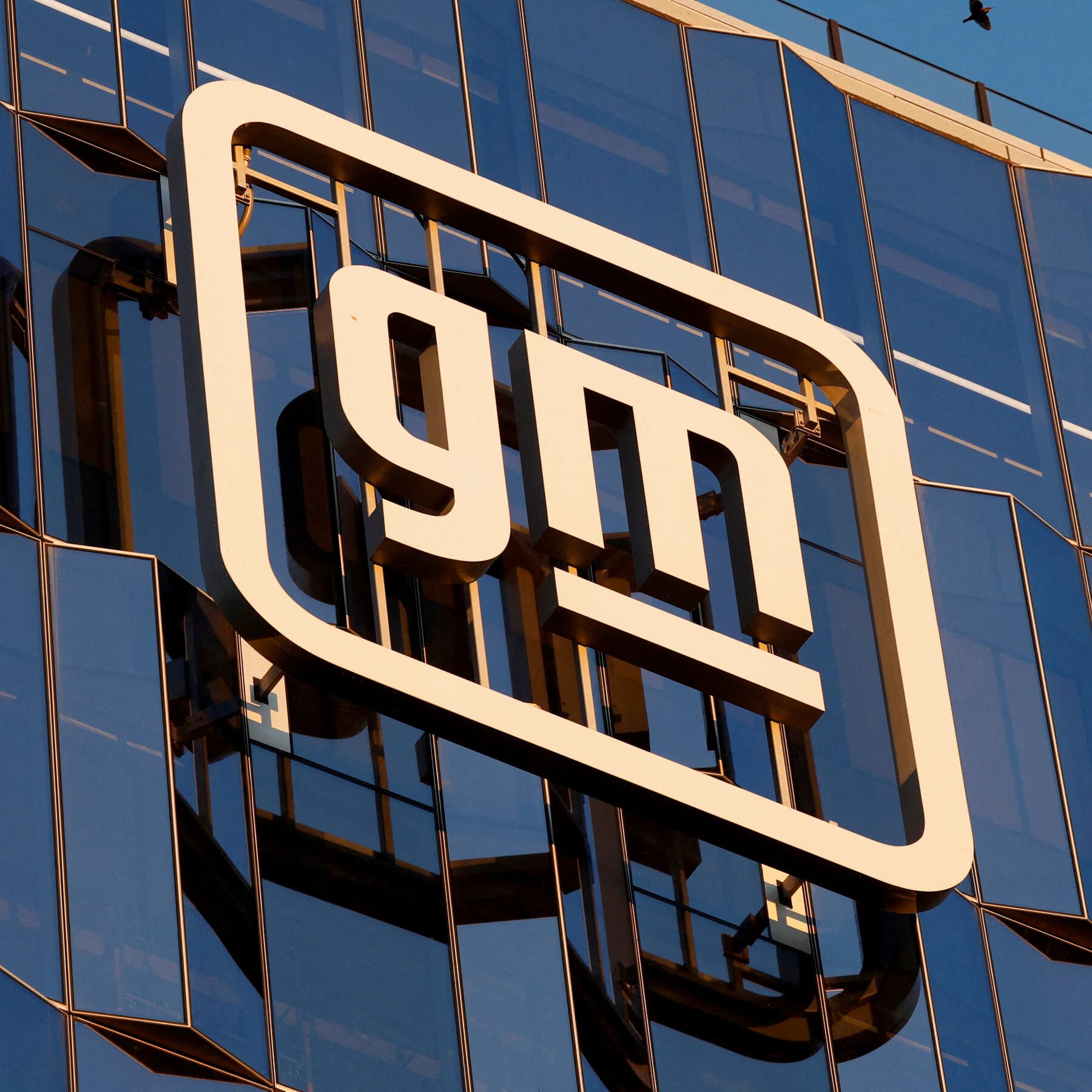 General Motors logo with sodium-ion battery technology imagery