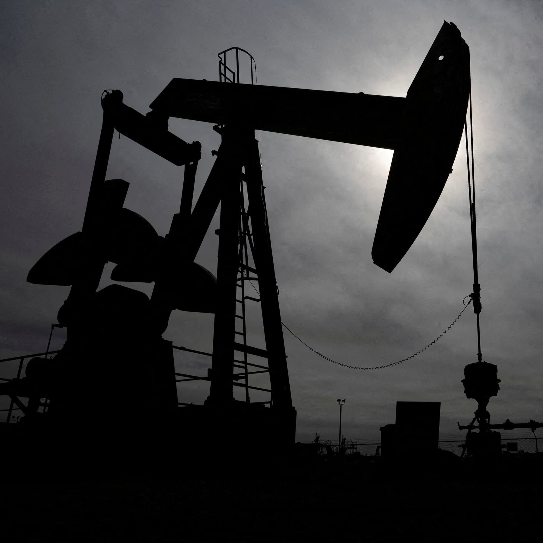 Oil Prices Fall and Global Stock Markets Rise After Trump Cancels Military Strikes on Iran