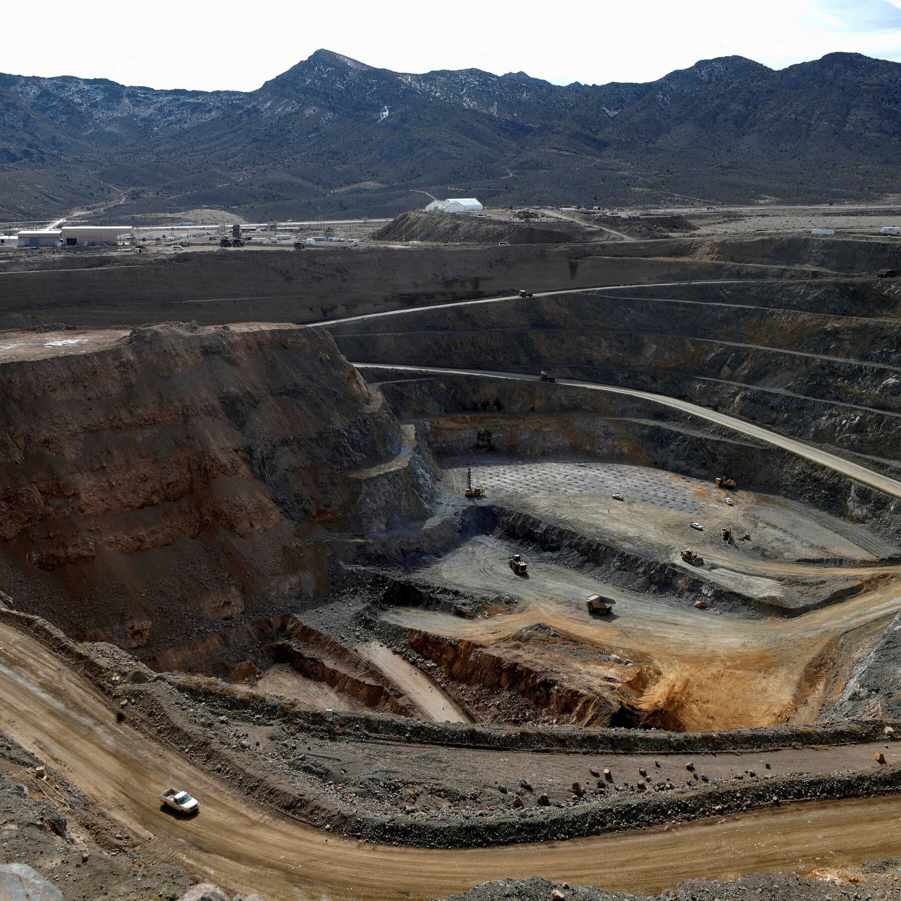 A visual representation of the trade tensions between China and the U.S. over rare earth minerals.