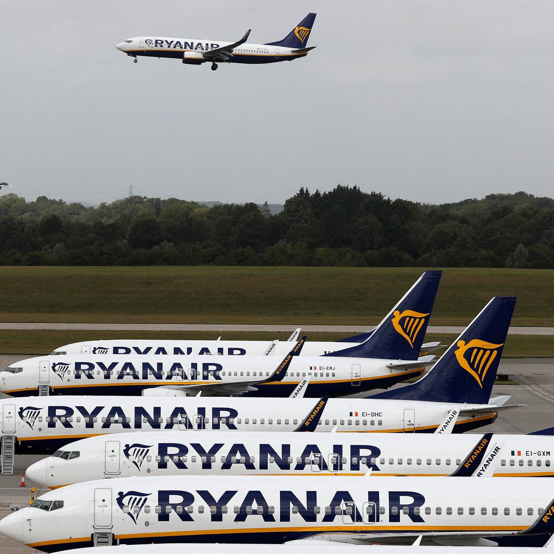 Ryanair aircraft with families boarding for a flight