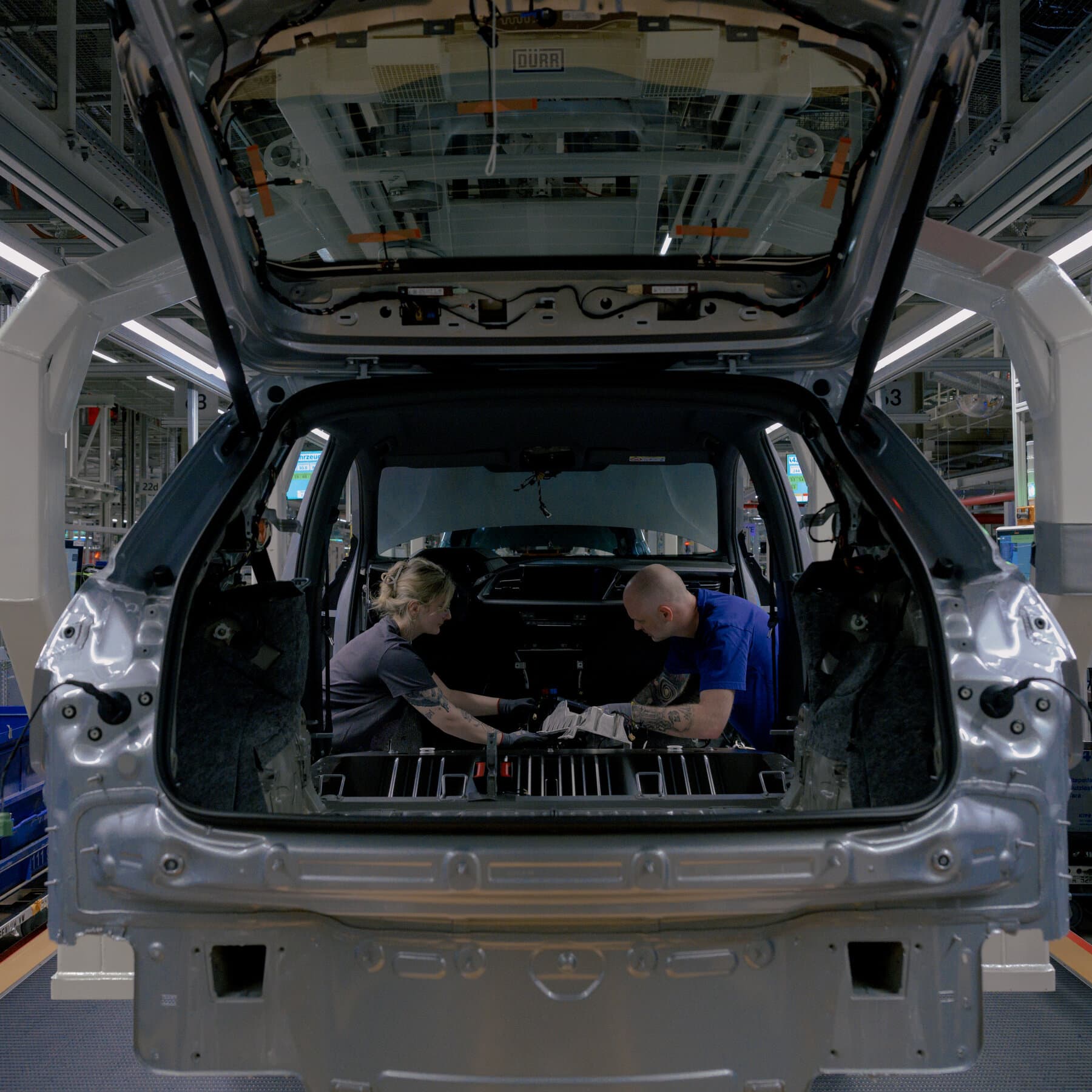 German automakers face steep sales declines in China amid rising local competition