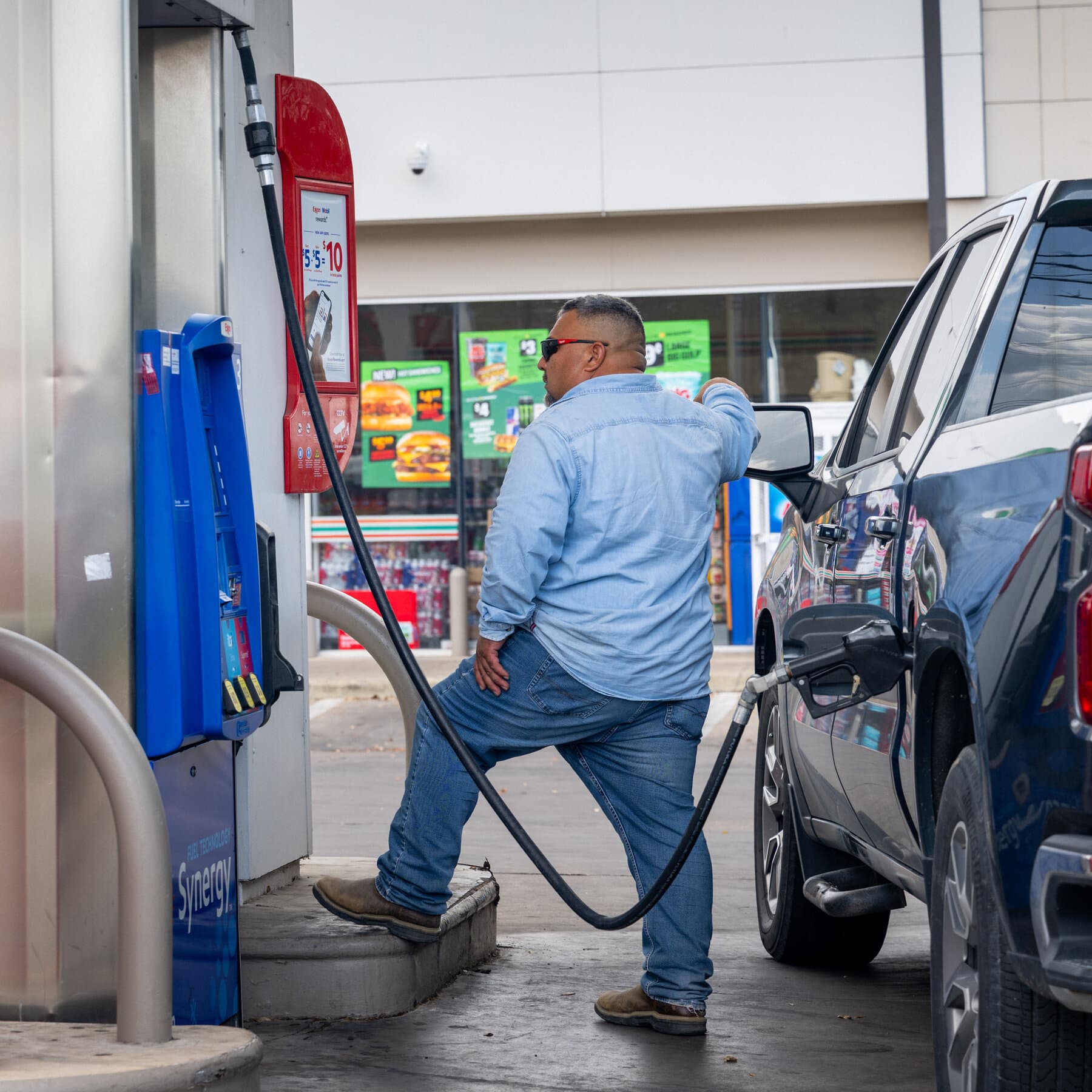 Graph showing the rise of U.S. diesel prices amid geopolitical tensions.
