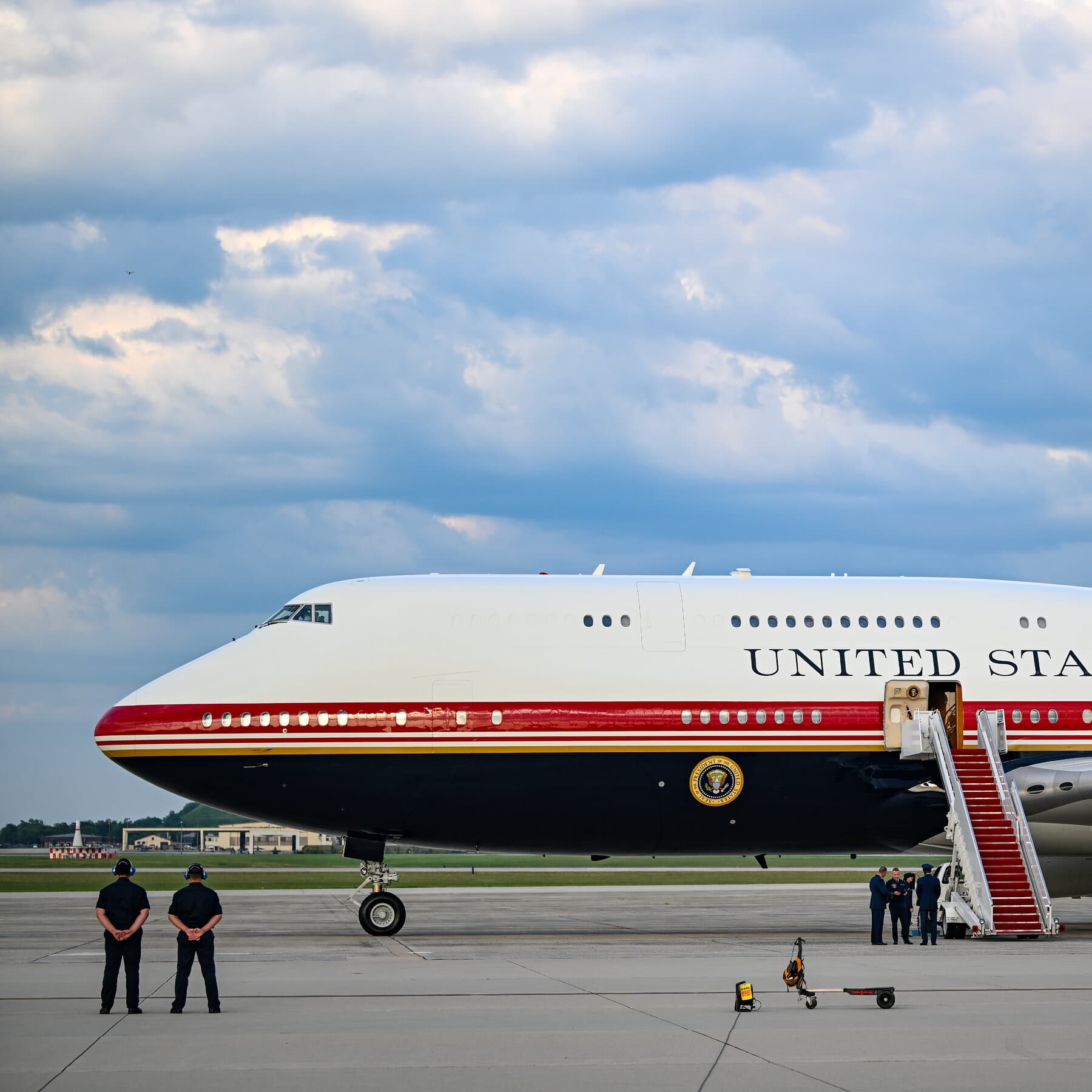 Boeing's financial report highlights Air Force One program challenges.