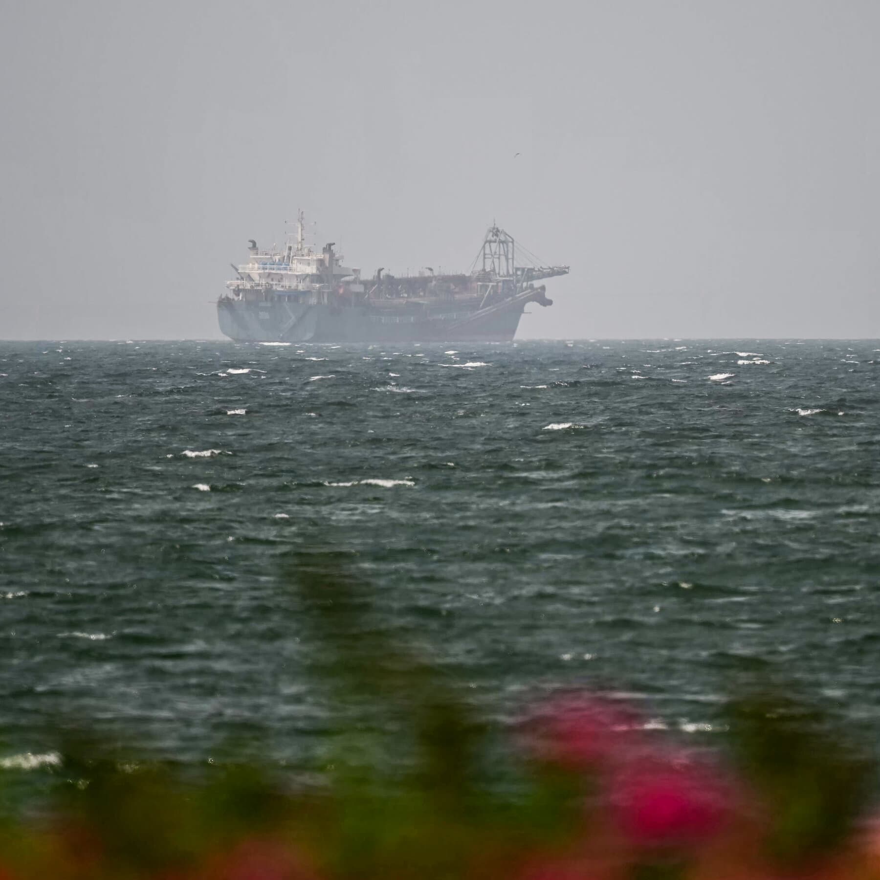 U.S. stock market performance and oil price trends amid Iran negotiations