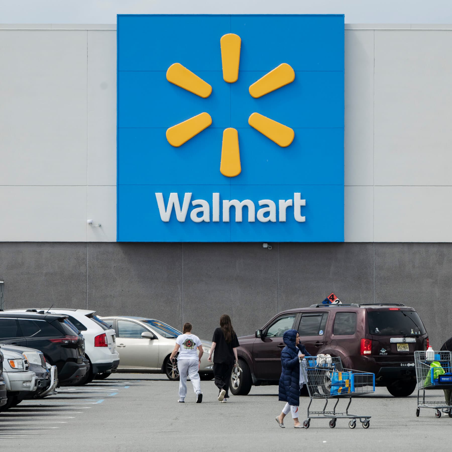 Infographic showing Walmart's sales growth trend over six years, highlighting the recent decline.