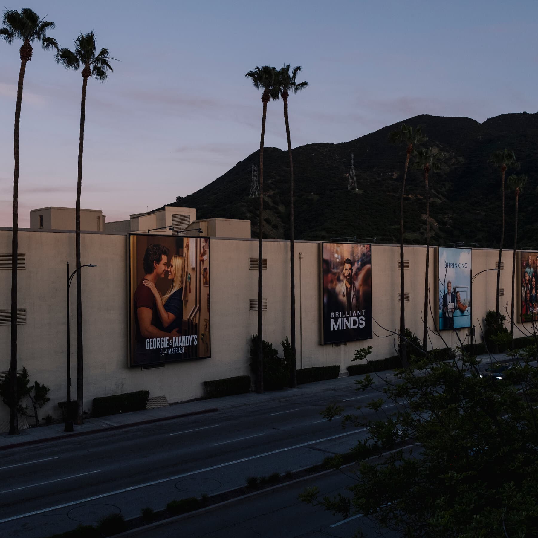 A visual representation of Paramount and Warner Bros. Discovery's merger negotiations, highlighting the $7 million daily penalty.
