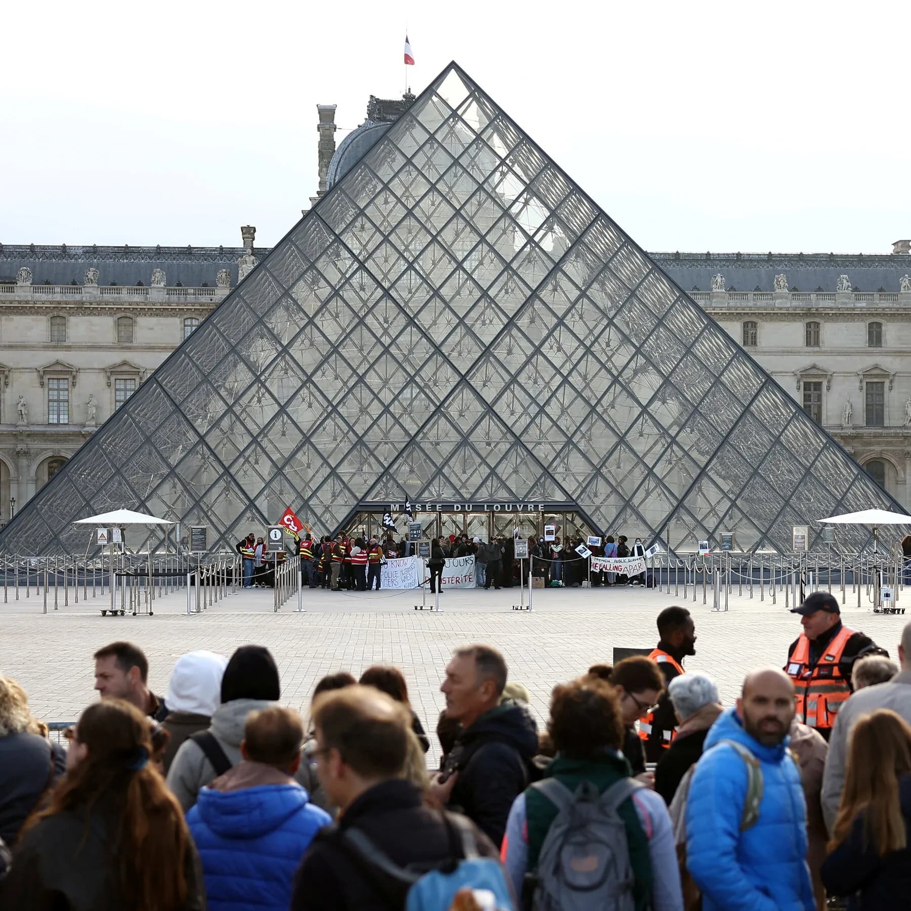 A visual representation of France's civil unrest in October 2026, highlighting protests and travel disruptions.