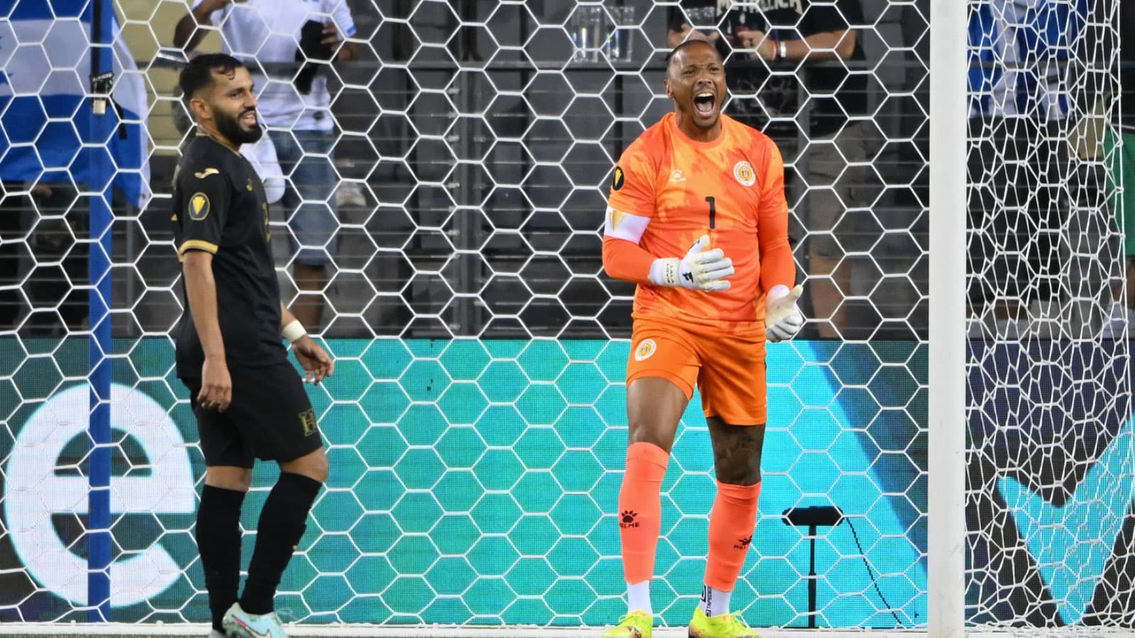 Cape Verde goalkeeper Vozinha's mother attends World Cup after visa approval