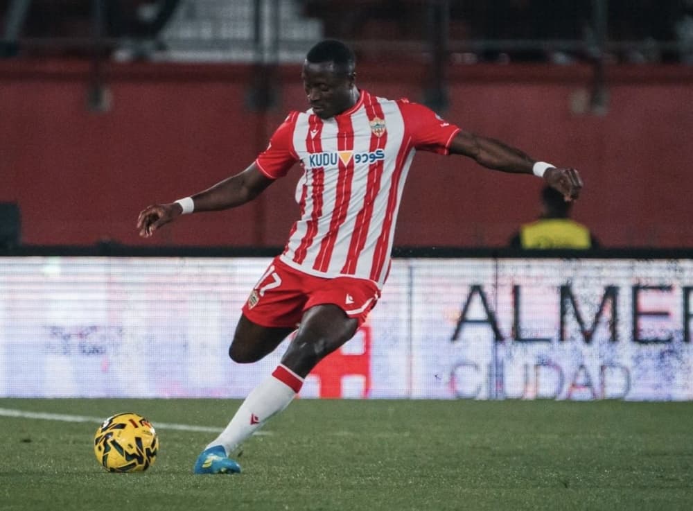 Dion Lopy in action during a match for Almería.